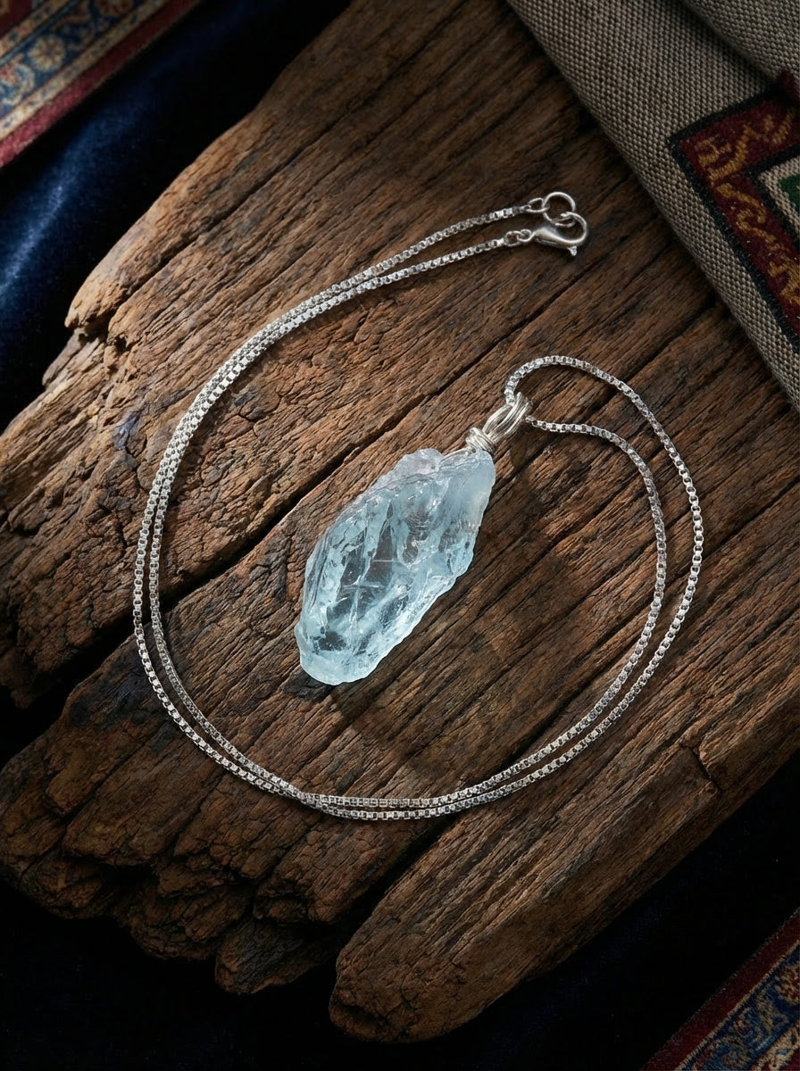 Original Irregular Aquamarine Clavicle Necklace | S925 Sterling Silver Niche High-End Unisex Necklace