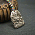 Colgante talismán tibetano de Mahakala de seis brazos, hierro frío tallado a mano