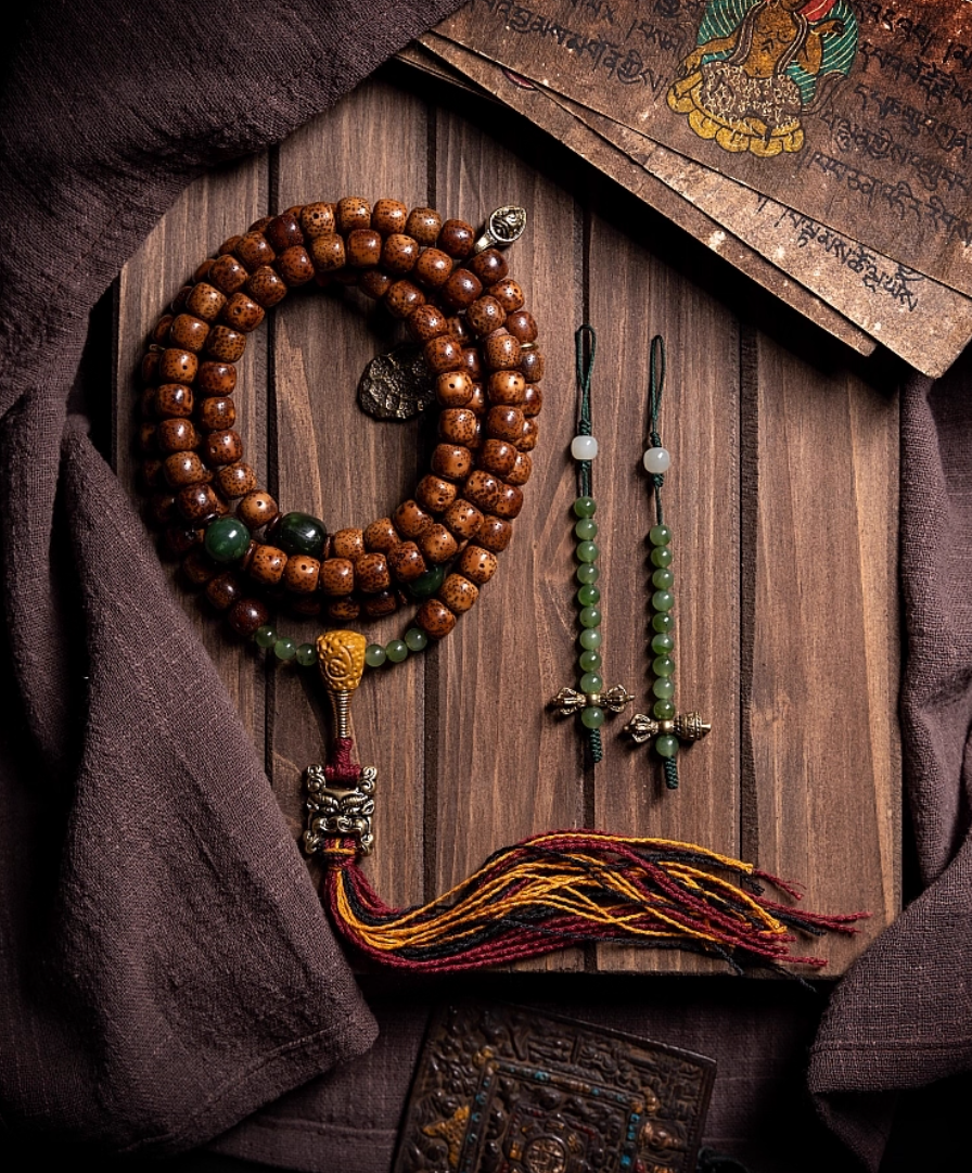 Patinated Moon & Star Bodhi Vintage Tibetan Mala