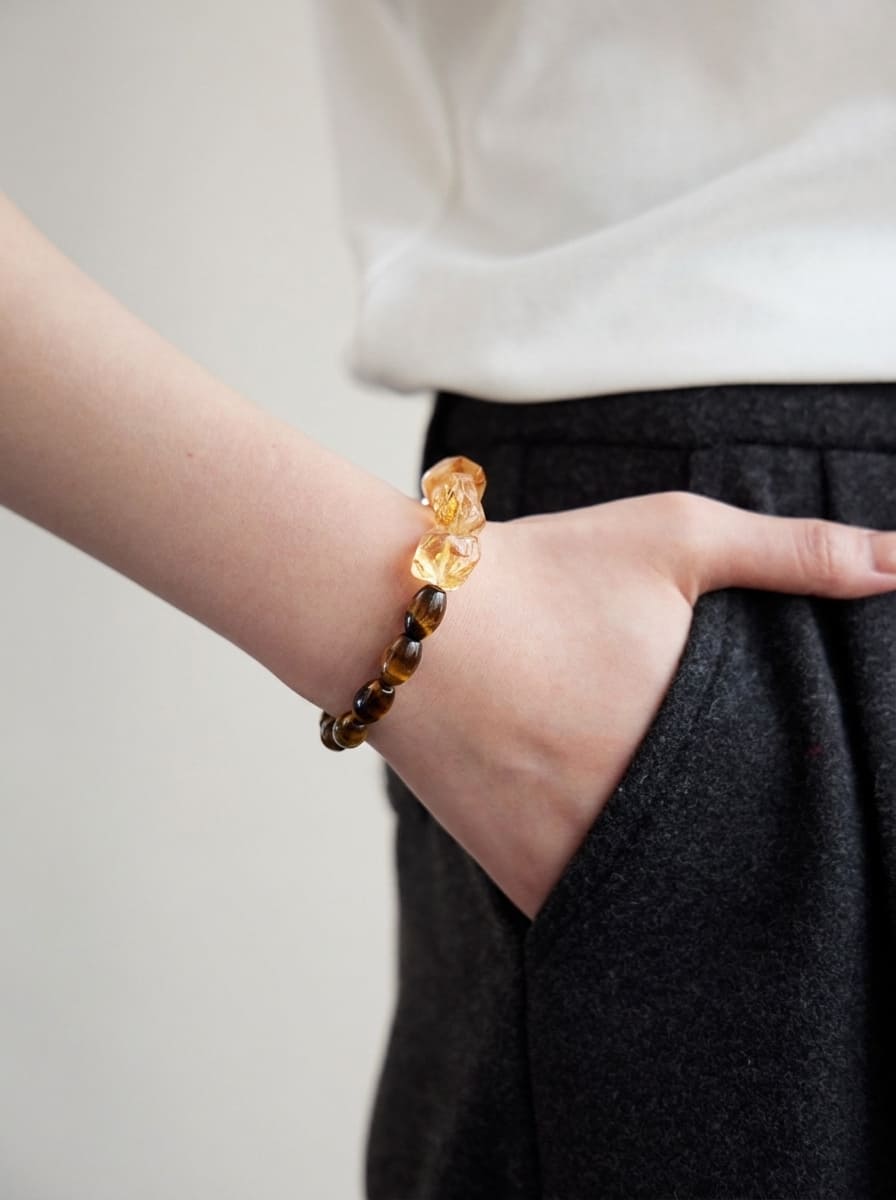 Bracelet œil de tigre et cristal « Golden Amber Wisdom »