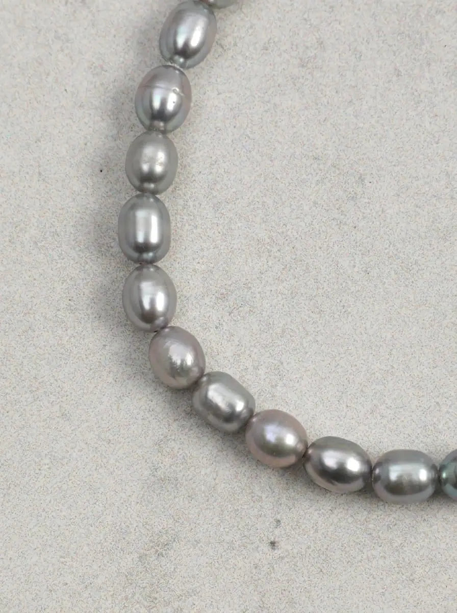 Bracelet en perles grises et sodalite « Serene Blue Soft Grey »