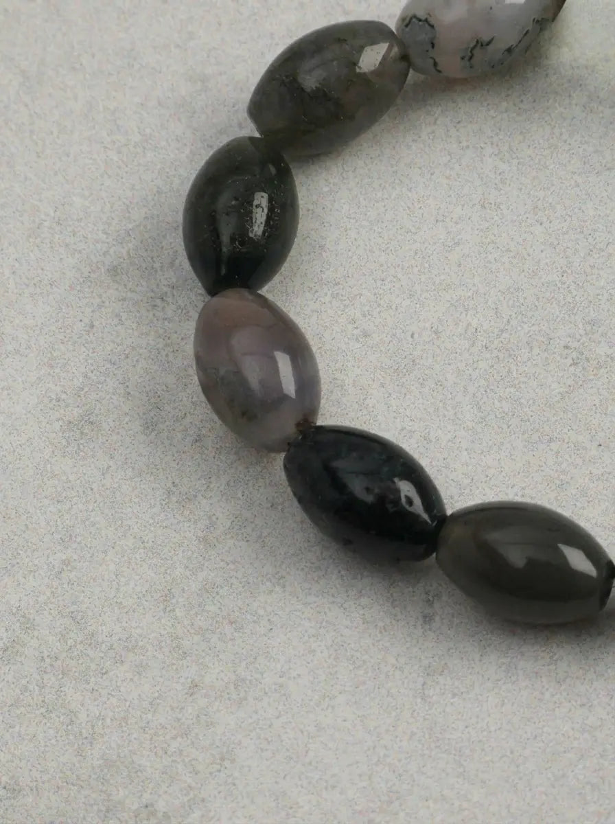 „Verdant Boundary“ Armband aus grünem Kristall und Achat