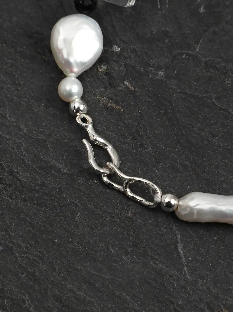 「Pure Snow Heart」 Pearl, Clear Crystal & Black Tourmaline Bracelet
