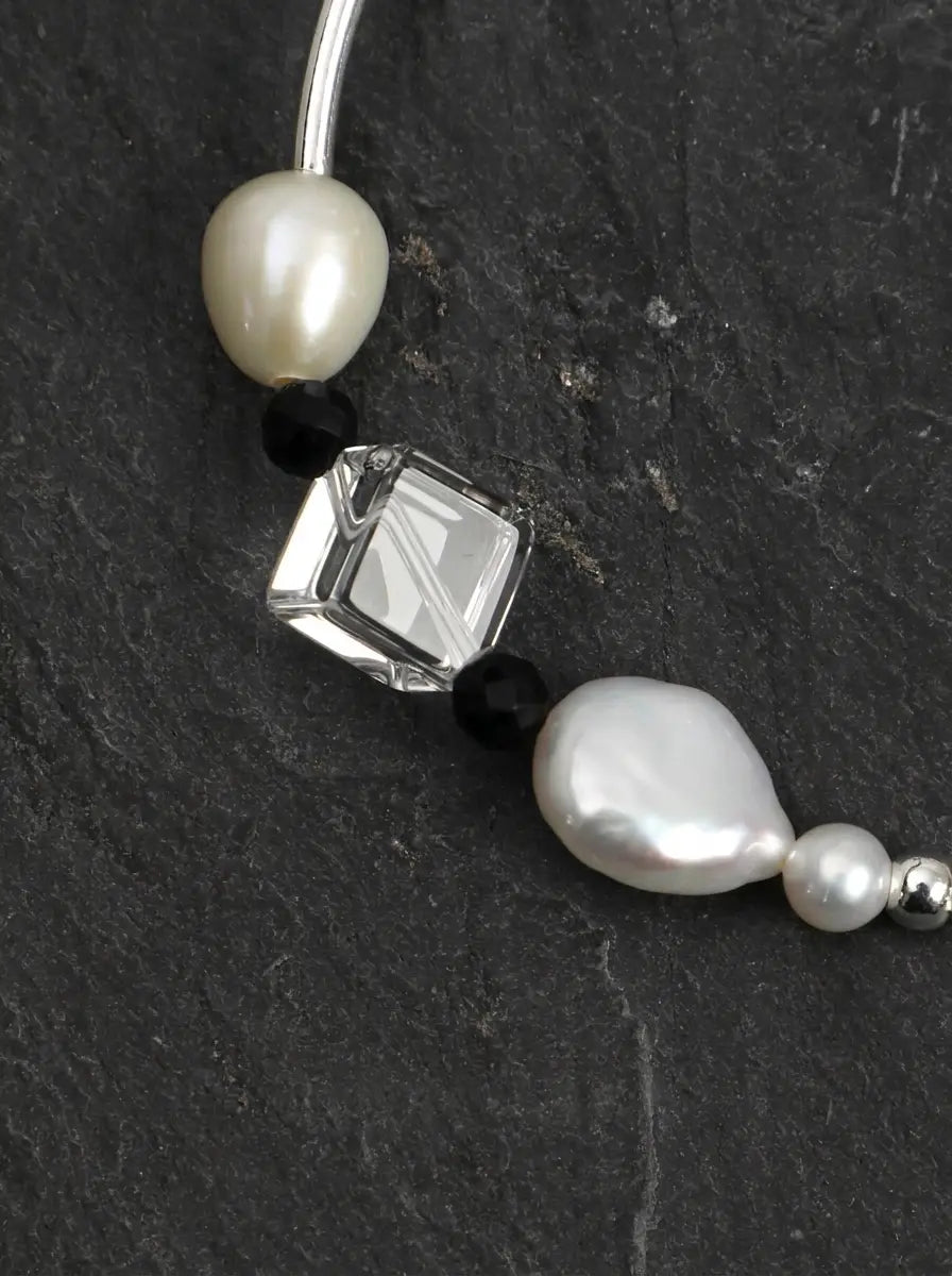「Pure Snow Heart」 Pearl, Clear Crystal & Black Tourmaline Bracelet