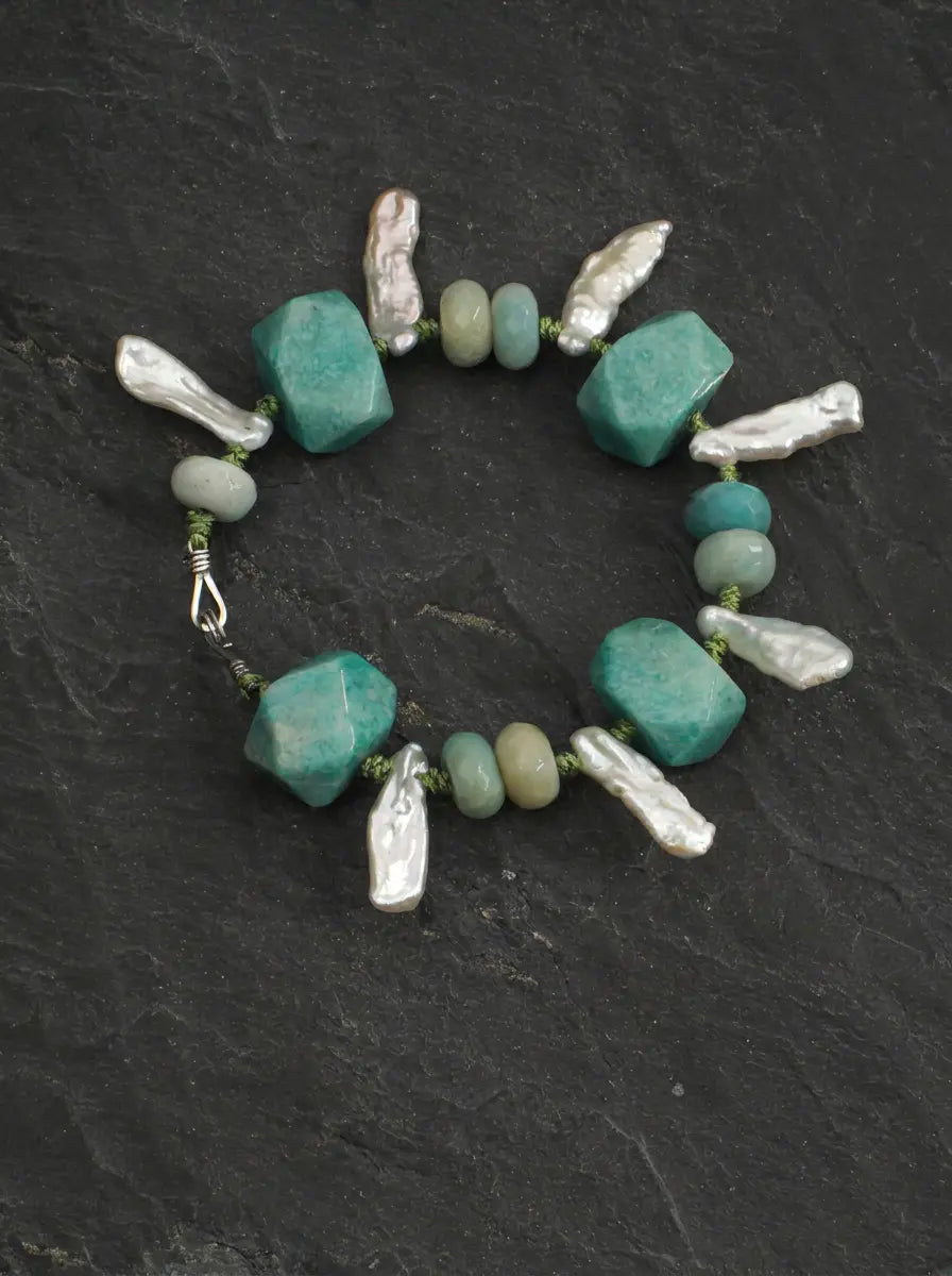 「Verdant Cloud Stream」 Amazonite & Baroque Pearl Bracelet