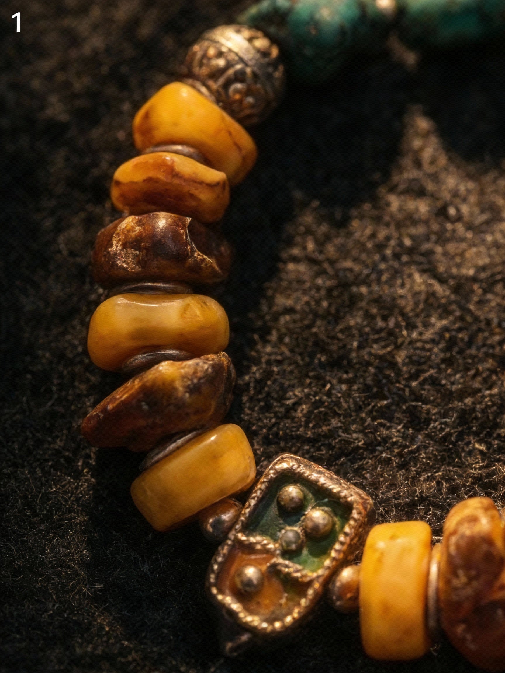 Bugdeite·Tibetan Sacred Fire Necklace