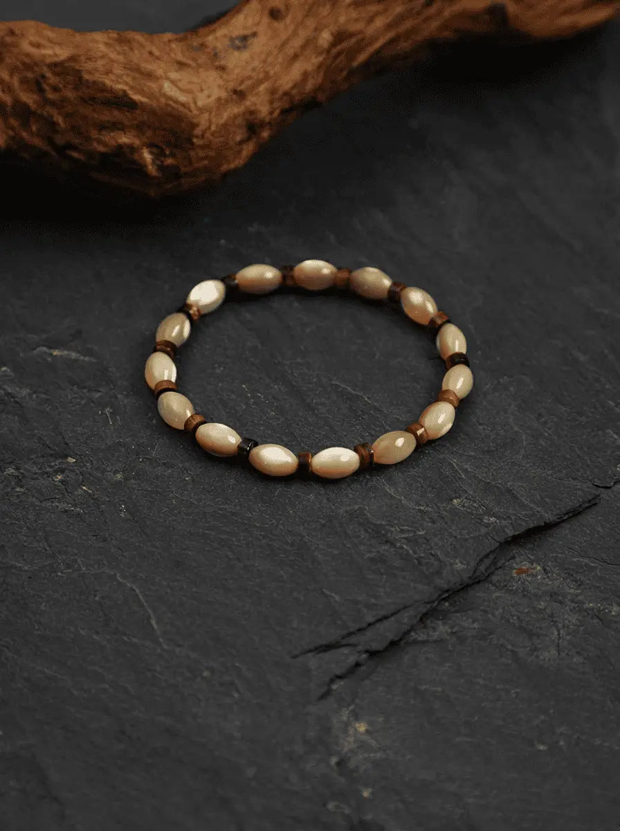 「Lustrous Shell & Brown Shadow」 Bracelet
