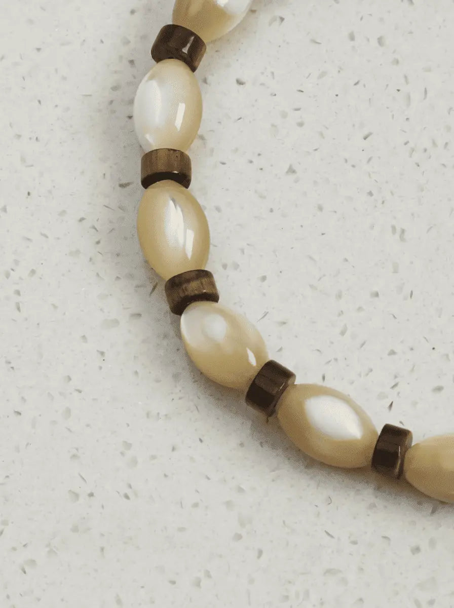 「Lustrous Shell & Brown Shadow」 Bracelet