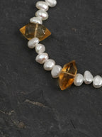 「Radiant Light Gem Accent」 Bracelet