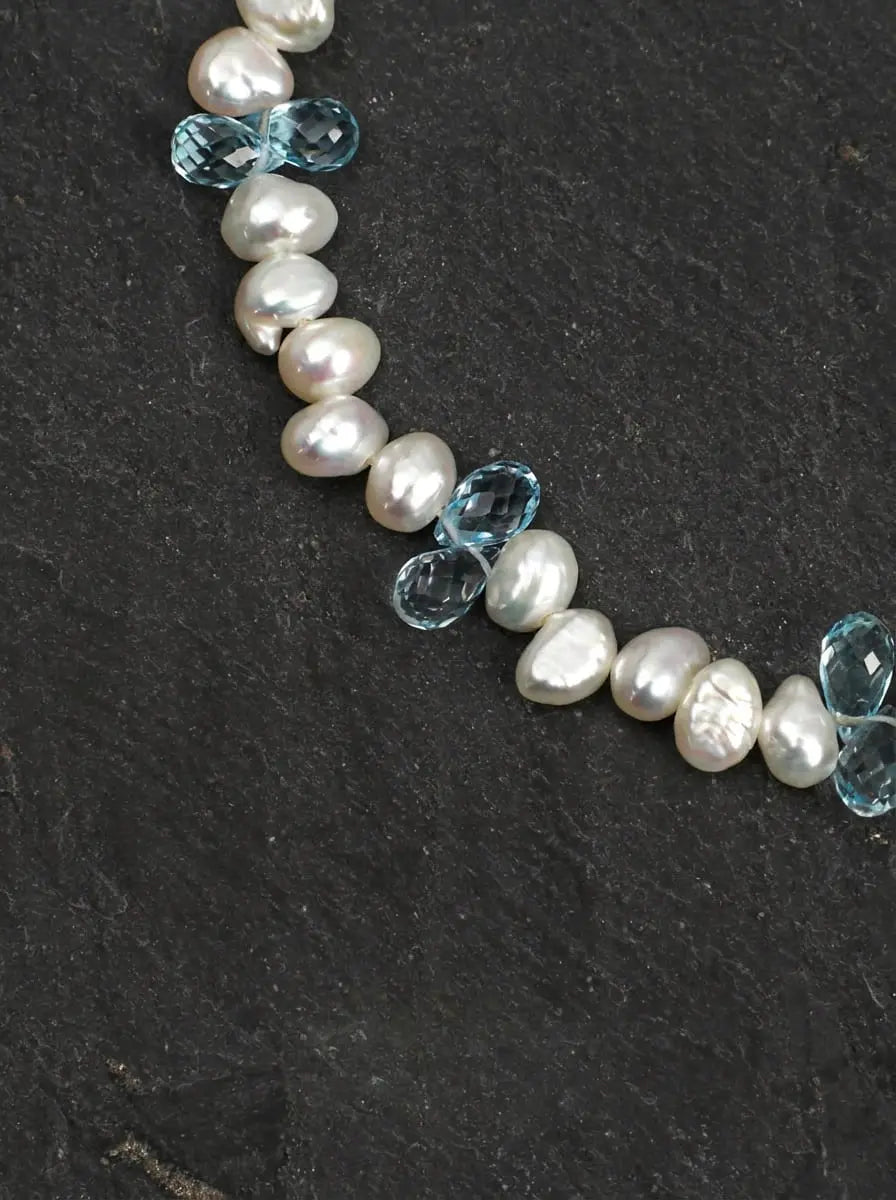 「Clear Ripple Blue Butterfly」 Bracelet