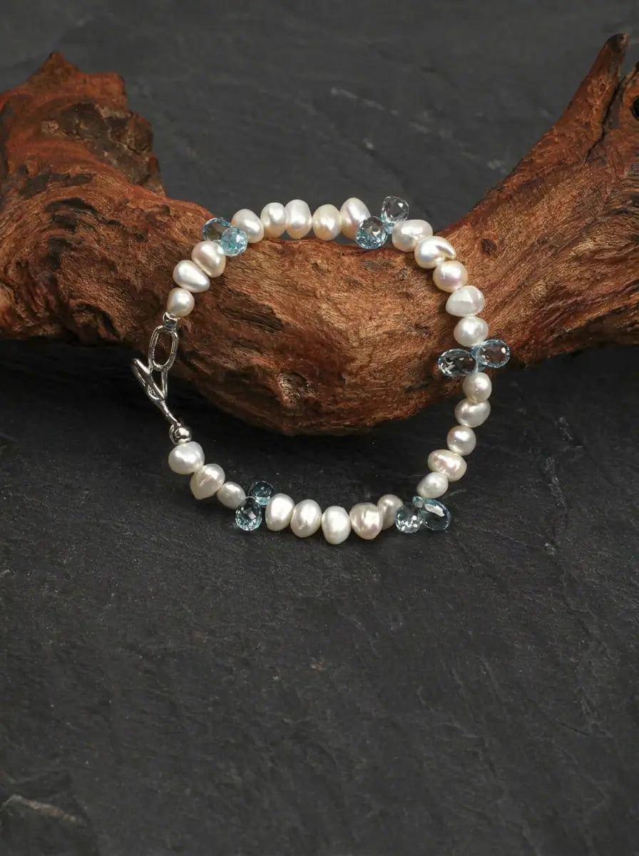 「Clear Ripple Blue Butterfly」 Bracelet