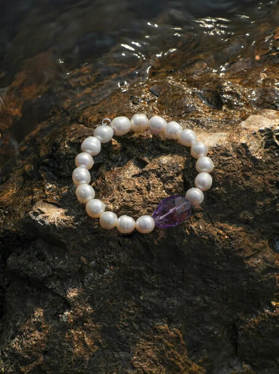 「Cliffside Dew Amethyst」 Bracelet